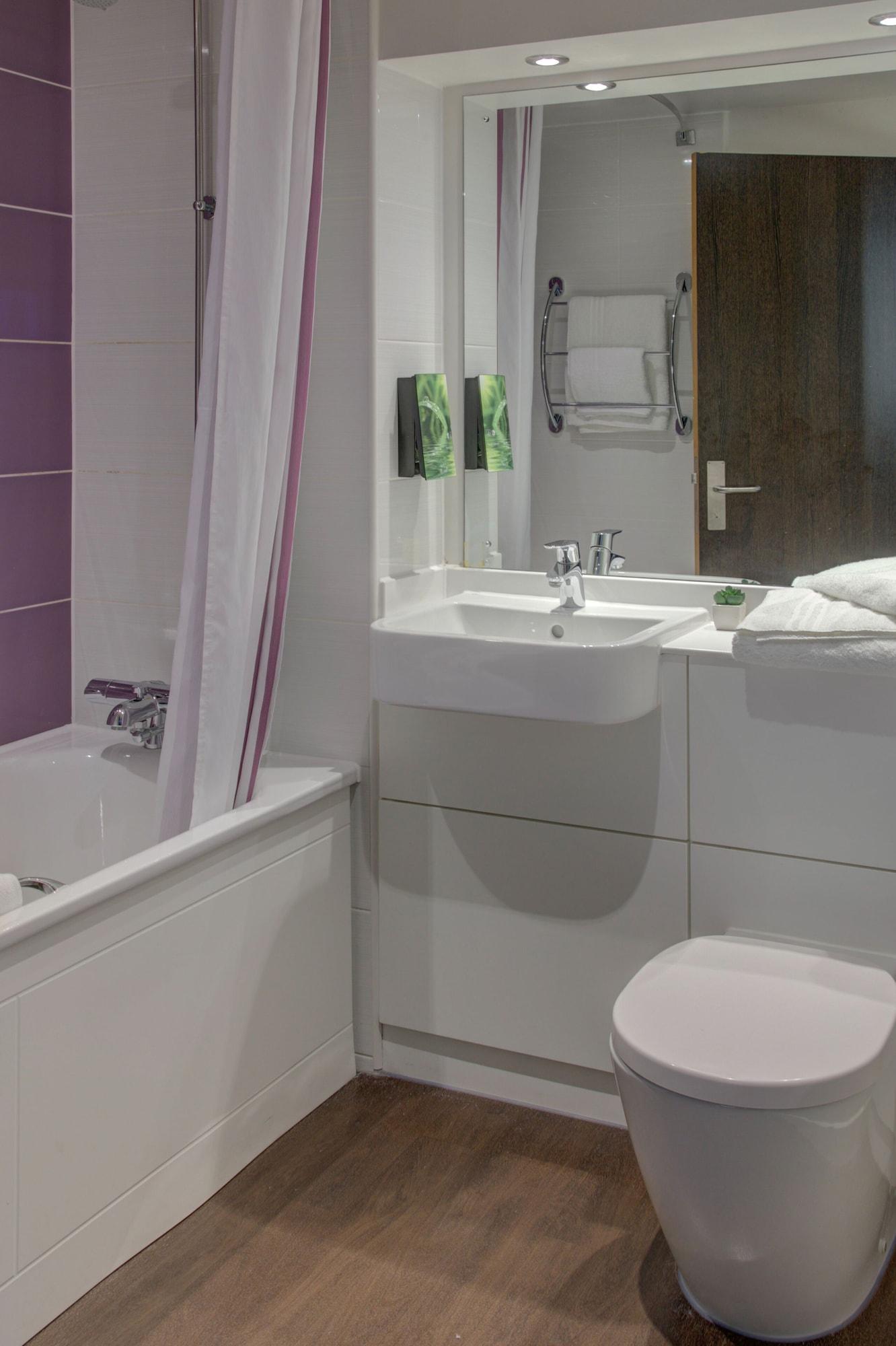 Premier Inn Huddersfield West المظهر الخارجي الصورة