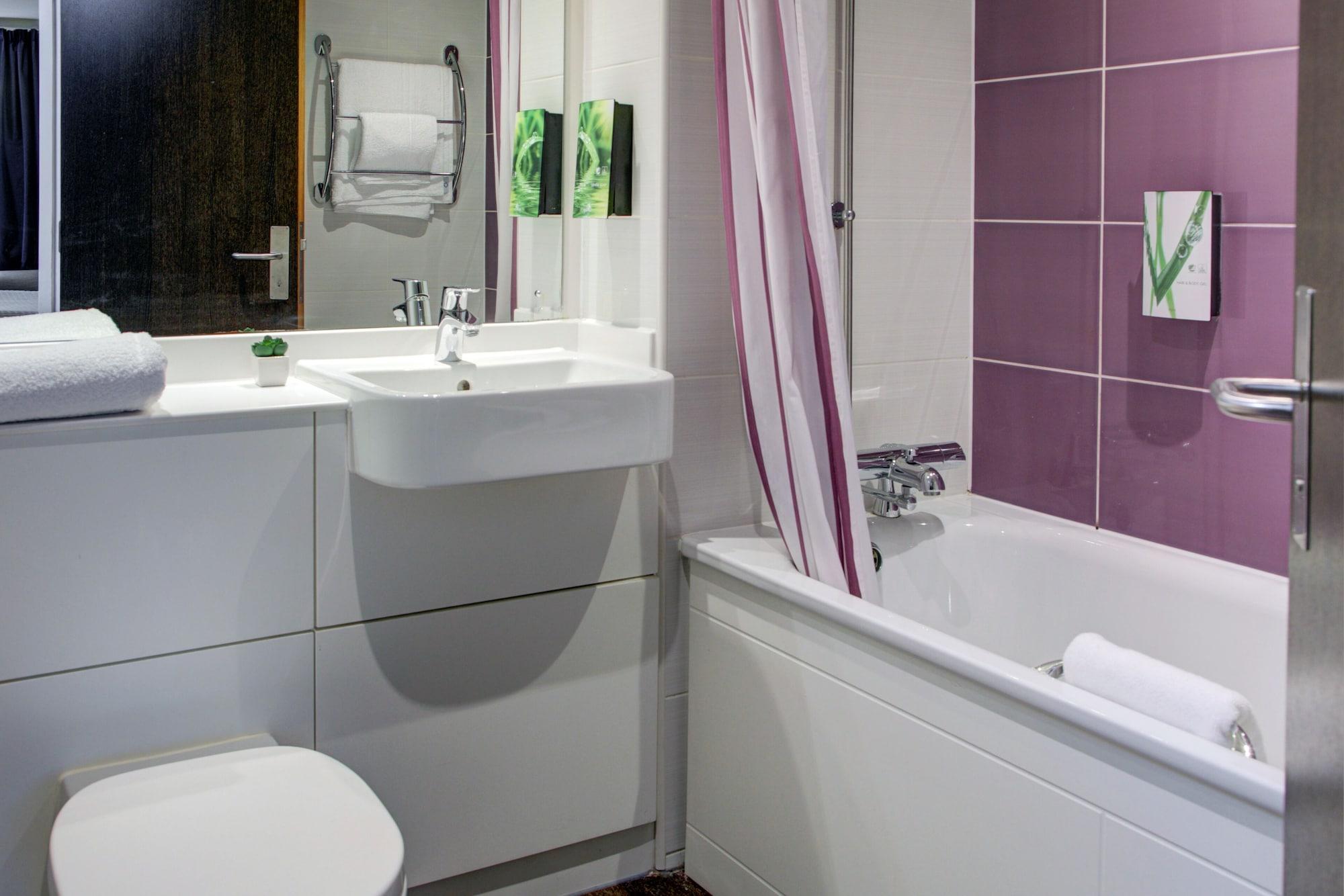 Premier Inn Huddersfield West المظهر الخارجي الصورة