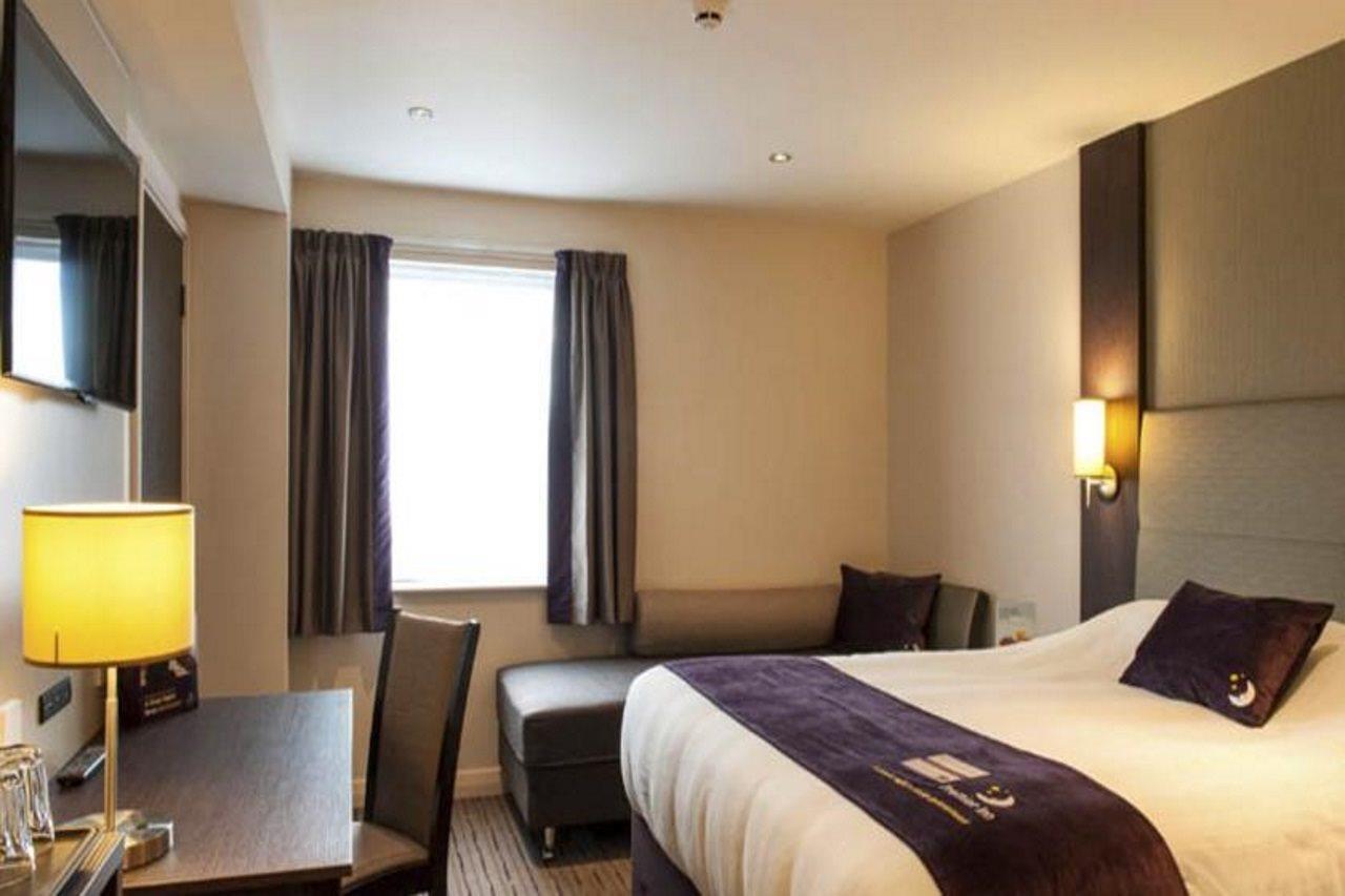 Premier Inn Huddersfield West المظهر الخارجي الصورة