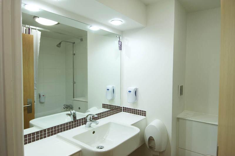 Premier Inn Huddersfield West المظهر الخارجي الصورة