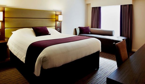 Premier Inn Huddersfield West المظهر الخارجي الصورة